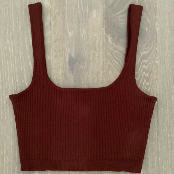 Guess- Burgandy Crop Top- Size L - Picture 1 of 4